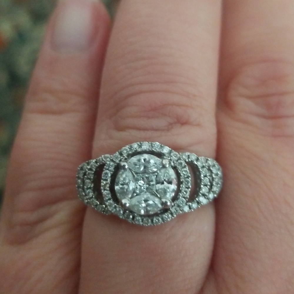 14k white gold diamond ring